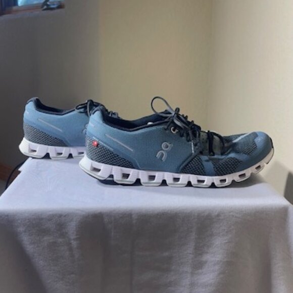 On Cloud, 9, Excellent Condition - Picture 1 of 5